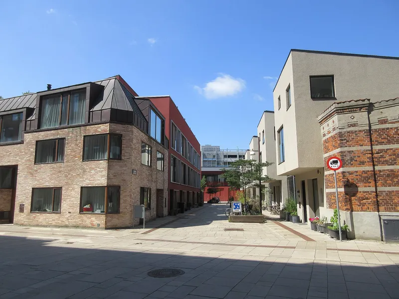 Complex street
